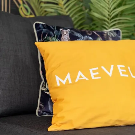 Maevela - Jungle Vibe Luxury Centre 1 Bed - New Build - Centre, Digbeth - Rooftop Terrace - Ps4 & Smart Tv's Birmingham