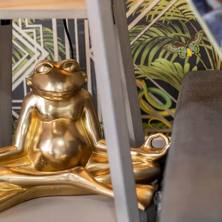 Maevela - Jungle Vibe Luxury Centre 1 Bed - New Build - Centre, Digbeth - Rooftop Terrace - Ps4 & Smart Tv's Apartment