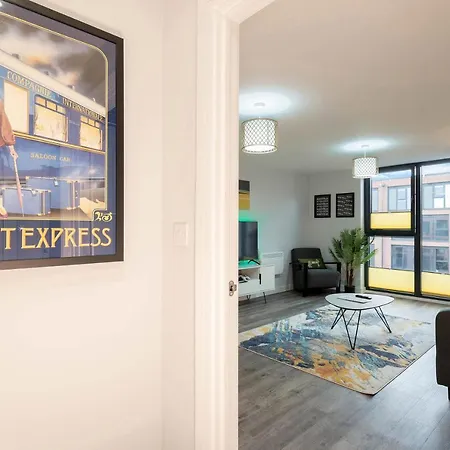 Maevela - Jungle Vibe Luxury Centre 1 Bed - New Build - Centre, Digbeth - Rooftop Terrace - Ps4 & Smart Tv's Apartment